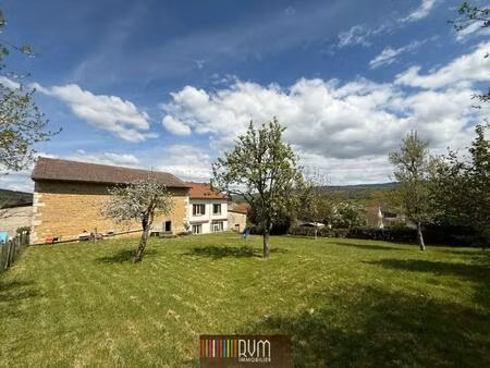 maison en pierre de 131 m² avec plus de 220 m² de dépendances