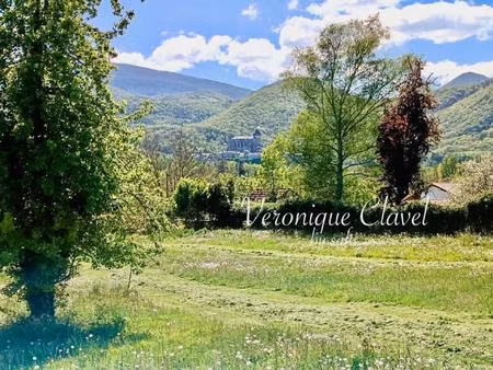 face aux pyrénées propriété de 135m2 avec dépendance posée sur un terrain de 3985m2