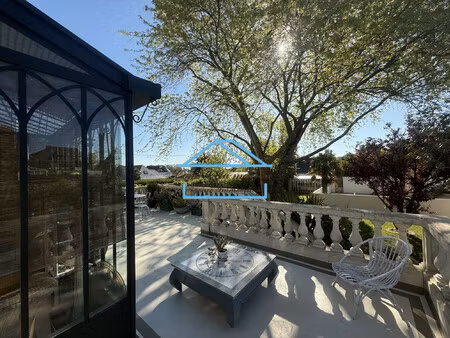 maison de caractère avec jardin & piscine