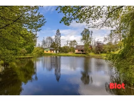 a vendre - propriété dans un cadre idyllique avec 9700m² de terrain - saint medard sur ill