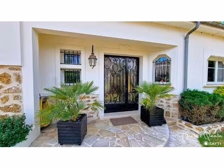 maison d'exception avec piscine chauffée