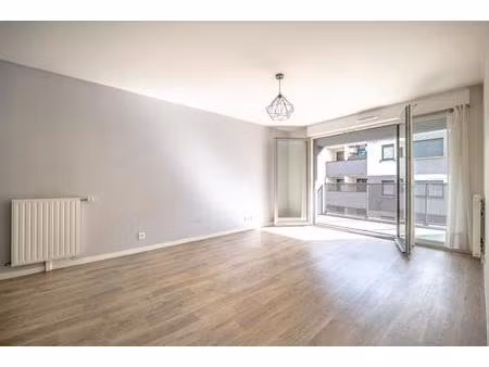 appartement 2 pièces proche rer d et métro ligne 15