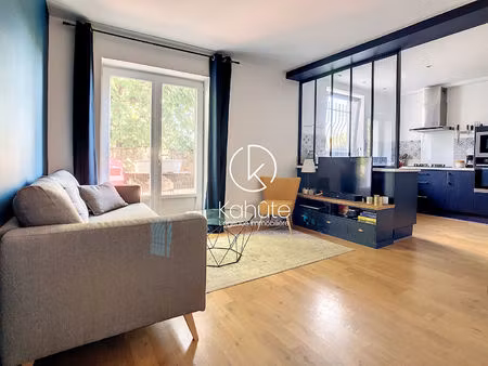 appartement rénové avec gout de 86 40 m2 - 4 pièces  3 chambres avec terrasse de 13 60m2 e