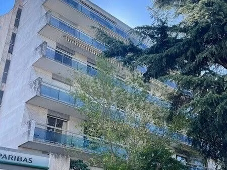 2 pièces avec balcon et parking