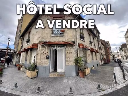 hotel social