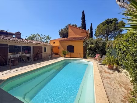 propriété provençale de caractère avec piscine  dépendance et prestations haut de gamme ma