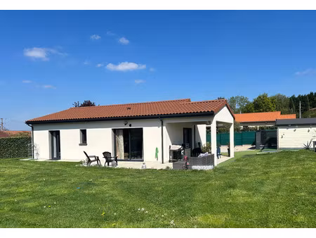 maison plain-pied à la campagne