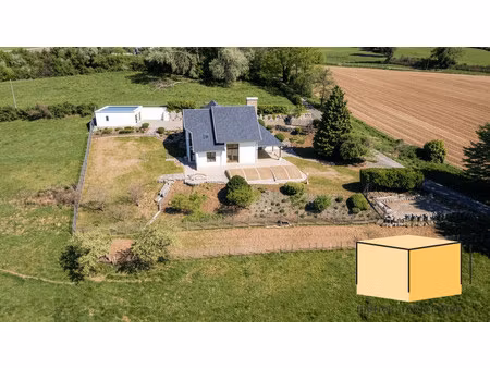 villa avec terrain et dépendances