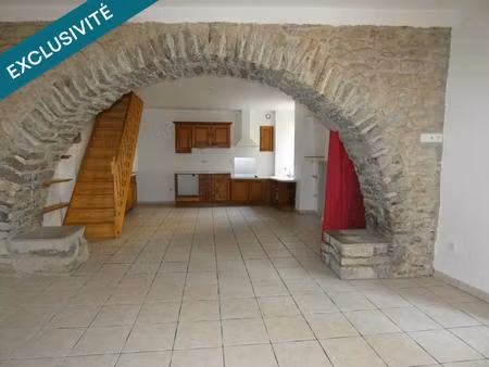 maison de village r+1 de 107m² avec 3 chambres et une cour