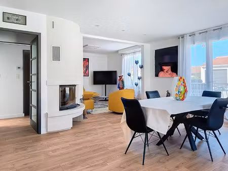 les sables d'olonne -la chaume : volume  lumière et double garage à deux pas de l'océan