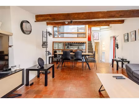 centre historique en dernier étage. appartement de charme