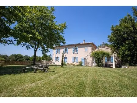 maison de campagne spacieuse avec piscine et vues degagees