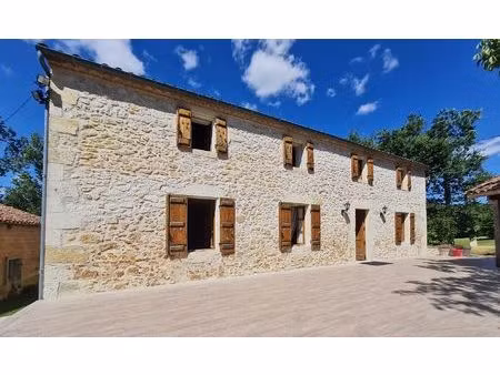 propriété en pierre aux portes de lectoure