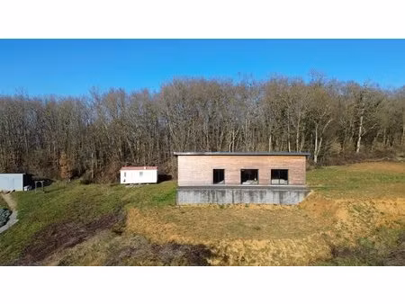 belle maison t5 à terminer de 152m2 habitables sur sous sol plein et 3000m2 de terrain au 