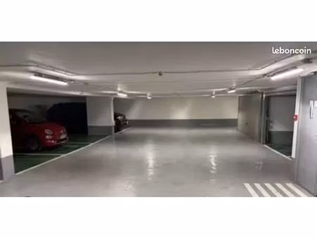 parking voiture sécurisé carry le rouet port box