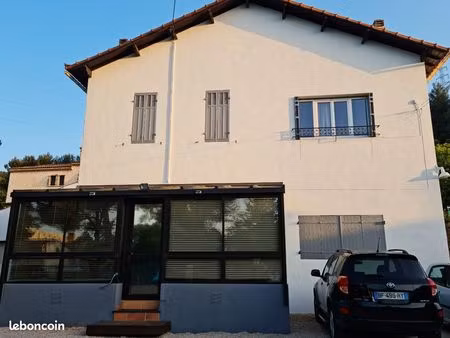 maison familliale (idéale 2 familles)