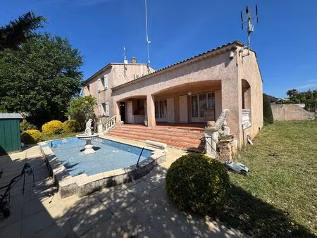 vidauban  maison 4 chambres 160 m2 sur terrain 1000 m2