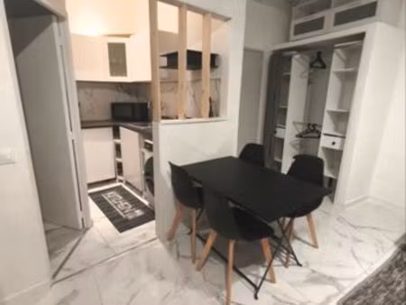 studio de 25 m2 refait à neuf ■a 2 pas des commerces ■mobilier récent et neuf ■- cuisine é