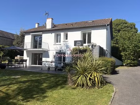 jaunay-marigny - tres belle maison de 136 m2 habitables  3 chambres et 6 pieces - genereux