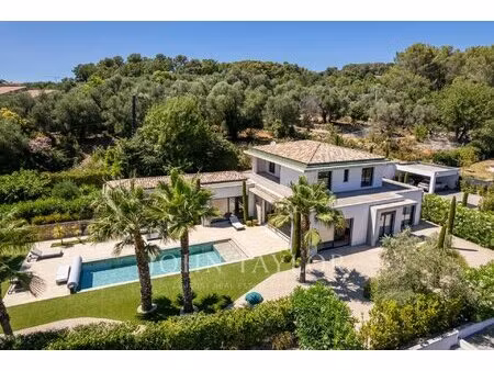 villa 5 chambres à pied du village de valbonne