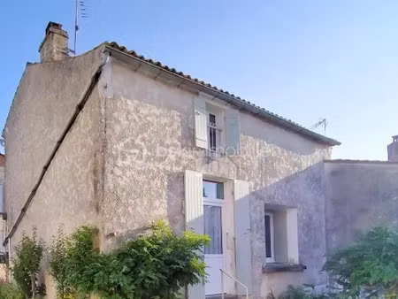 vente maison 3 pièces 83 m² à meursac (17120)  100 000 €