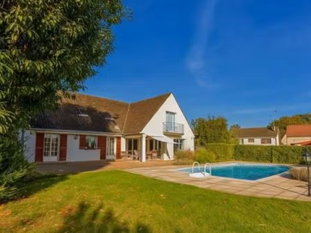 maison de 8 pièces de luxe en vente à tournan-en-brie  île-de-france