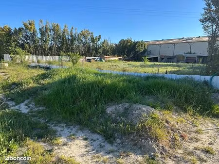 terrain 1 436 m² mallemort