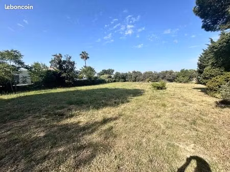 terrain 300 m² vitrolles