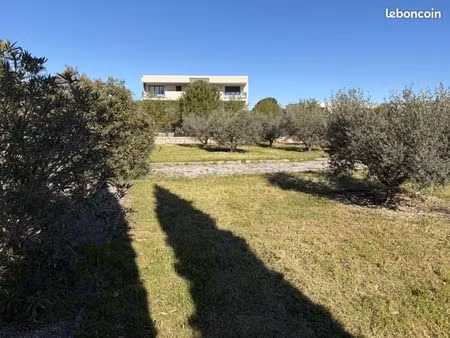terrain 675 m² la roque d antheron