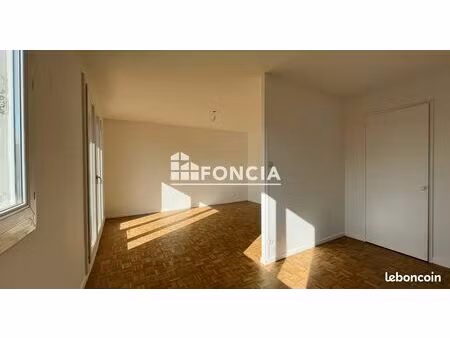 st just t3/4 traversant terrasse