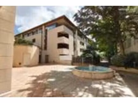 t2 centre-ville avec parking  balcon et cave