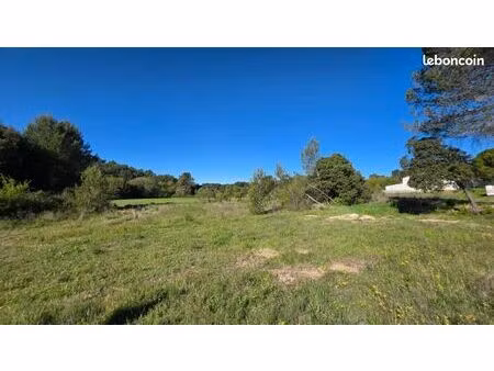 terrain 340 m² lambesc