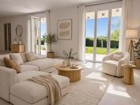 rdc t5 avec jardin et parkings