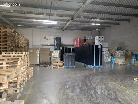 local d'activité 750 m²