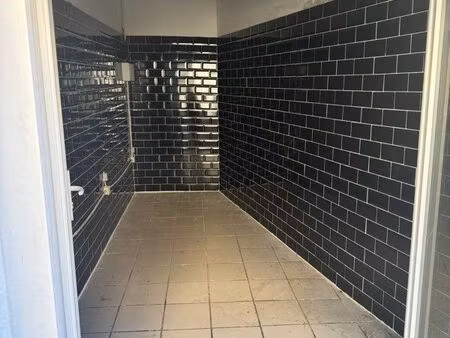 local proche place cadenat