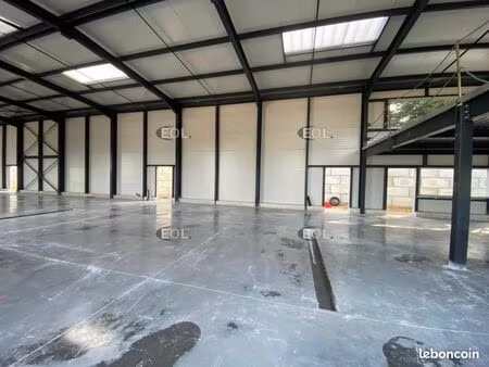 local d'activité 660 m²