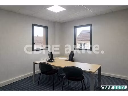 location local professionnel 94m² morestel 38510