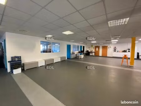 bureaux 367 m²