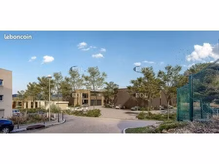 local d'activité 557 m²