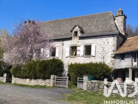 ferme à mur de barrez (12600)