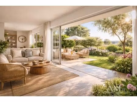 un réveil au soleil  entre jardin et mer