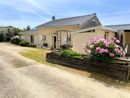 maison et son hangar proche de toutes commodités