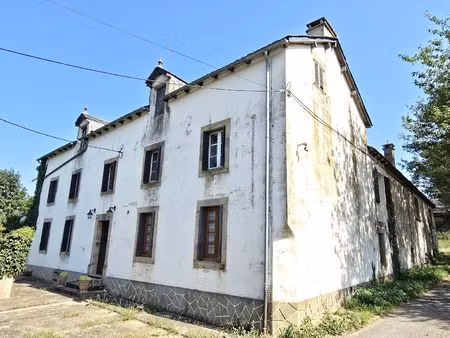 corps de ferme avec maison  appartement et dépendances - durenque