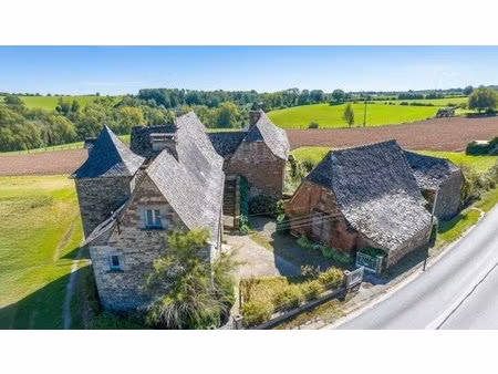 maison à rénové de 166 m² + grange + 100 m² de combles aménageables