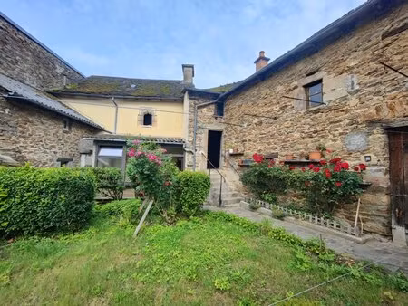 calmont-maison avec jardin a renover