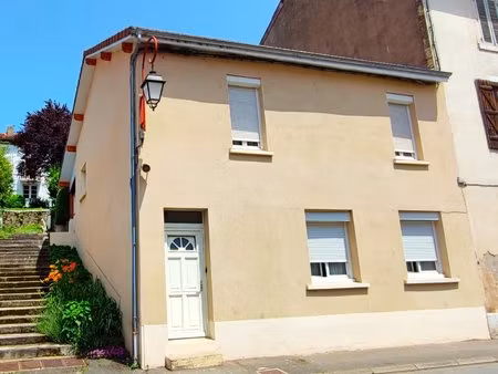 maison entierement rénovée composée d'un t2 + t3