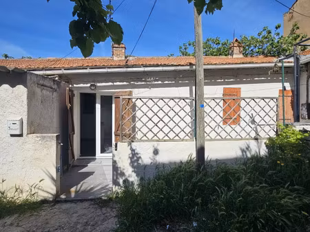 estaque maison de village t2 avec terrasse