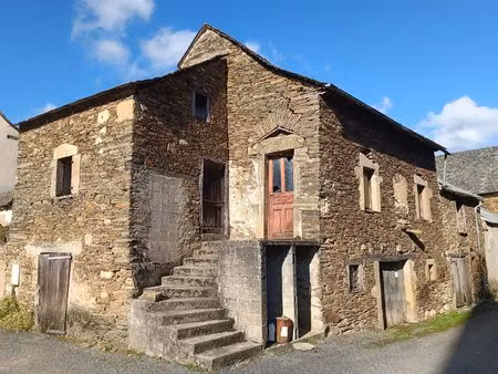 maison à rénover + dépendances - sainte juliette sur viaur