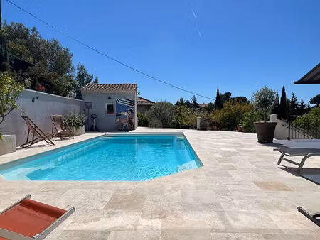 maison d'architecte de 170 m² r+1 avec piscine terrasse  sous-sol et garage sur 865 m² de 