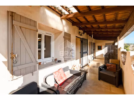 cabries village - appartement t2 avec terrasse